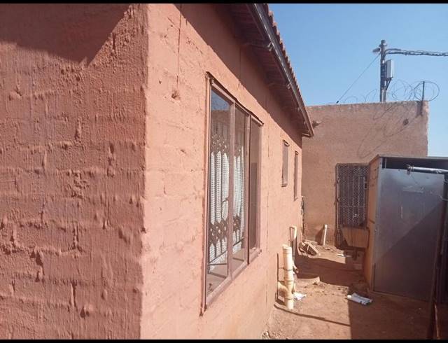2 BEDROOM HOUSE FOR SALE IN SOSHANGUVE SOUTH